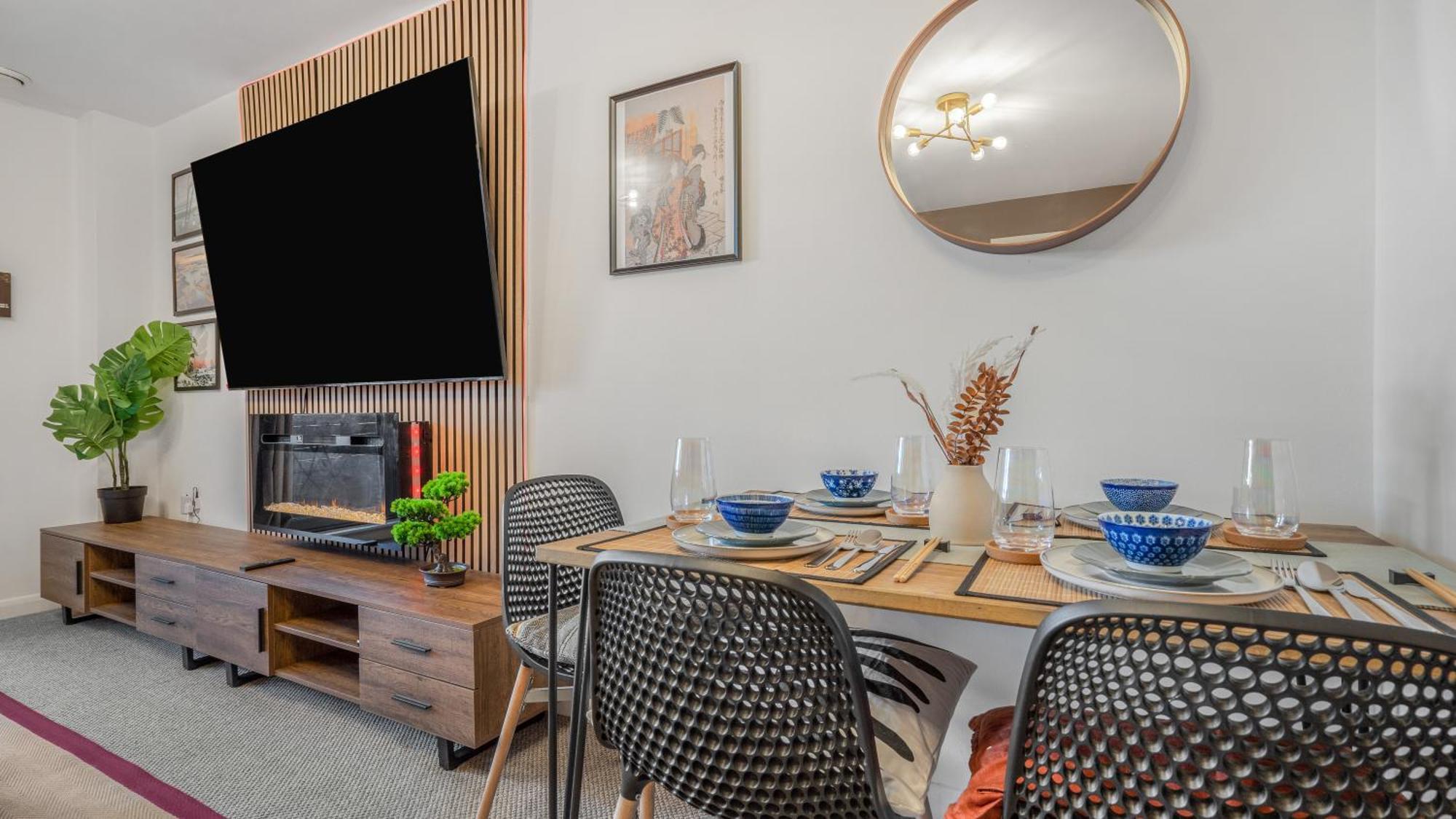 Japanese Suite 2Bed 2Bath, Free Park, Netfix, 75 Inch Tv, Games - City Centre- Maihom Бирмингем Экстерьер фото